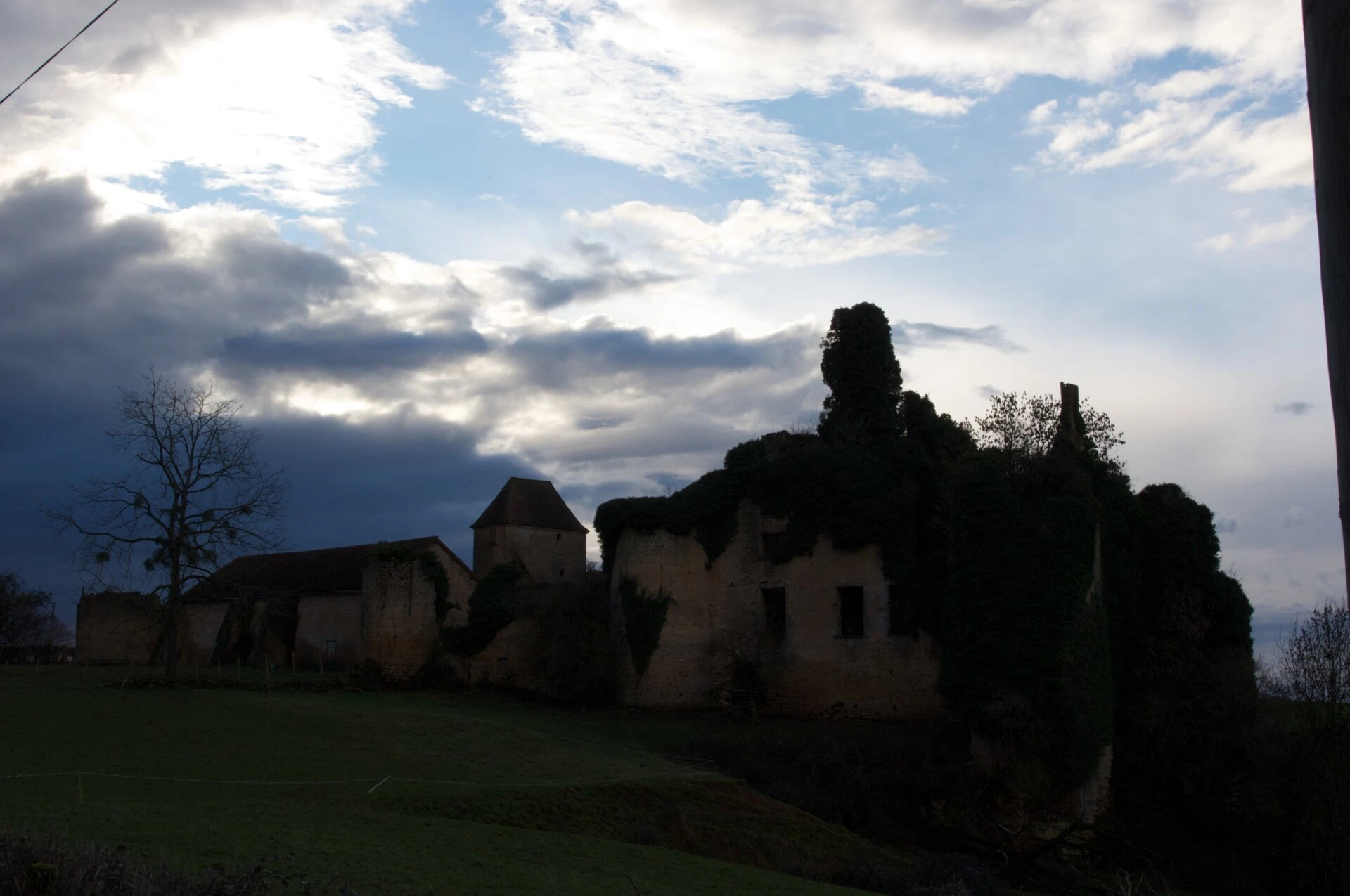 Château de Chandioux et corps de ferme attenant