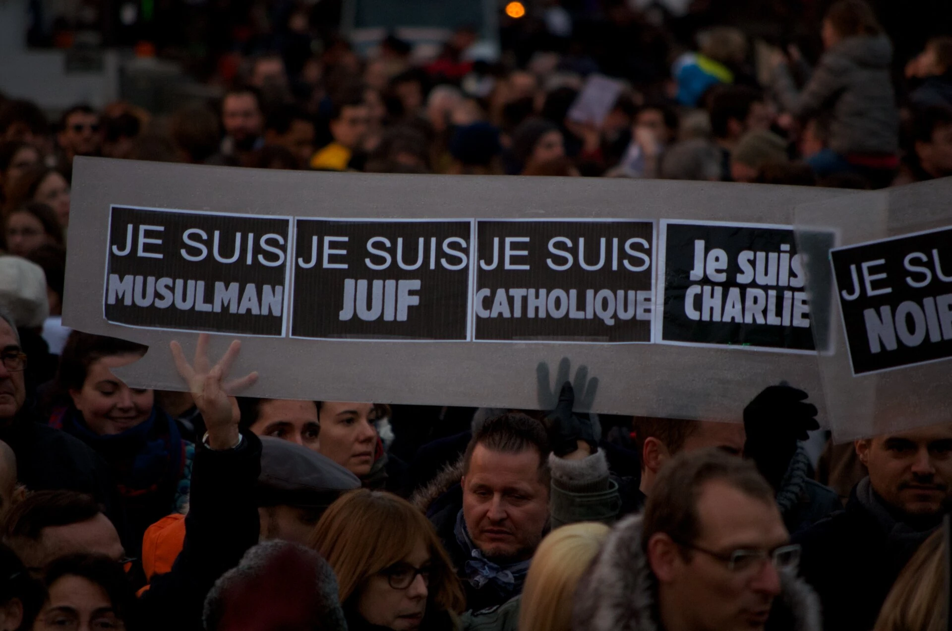 Nous sommes tous ...